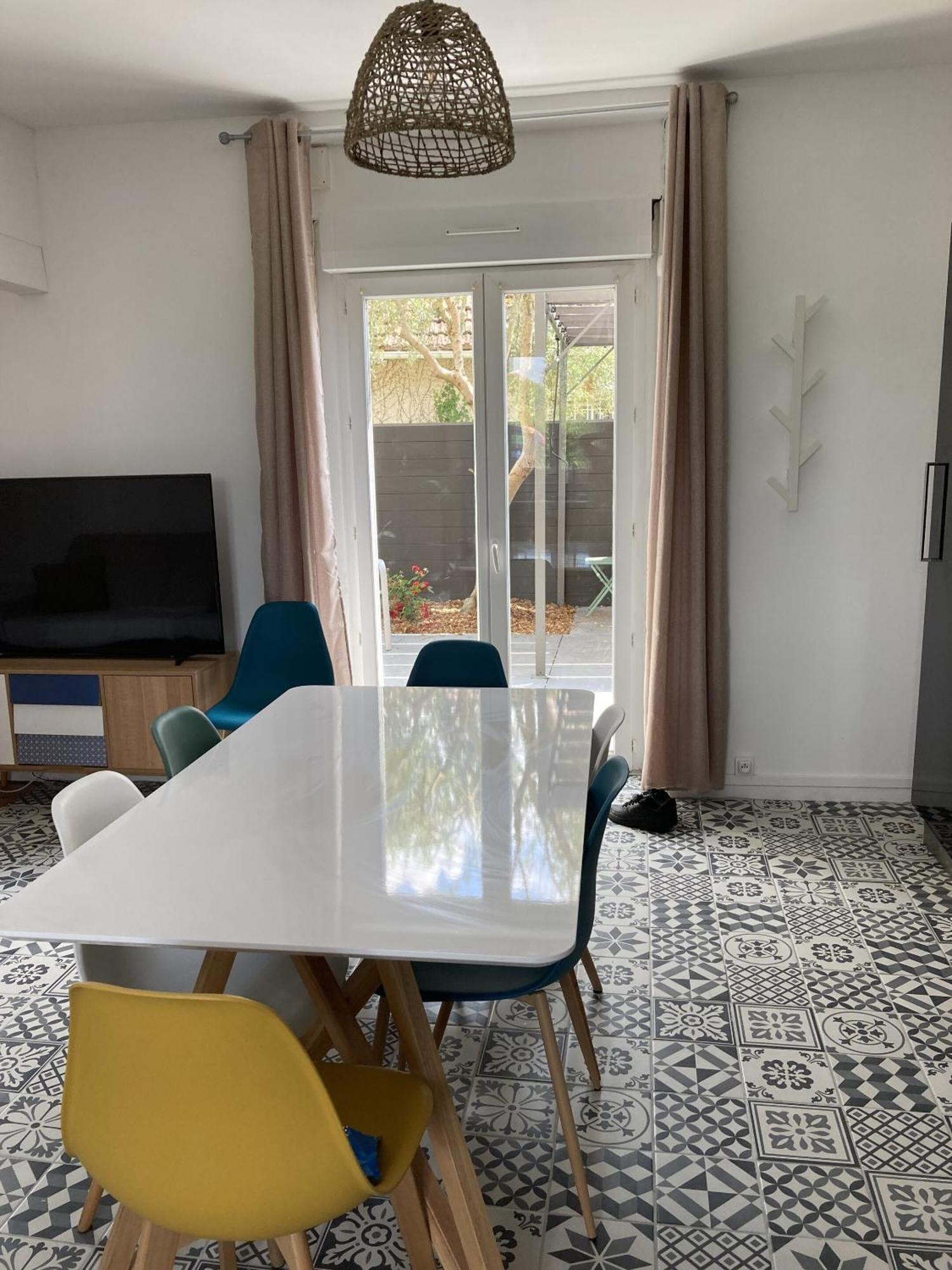 Location Appartement Des Pyrenees Borderes-sur-l'Echez Oda fotoğraf